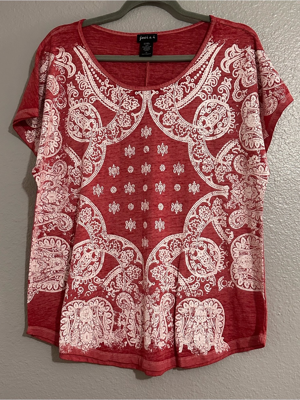 Joei & i Red and white paisley short sleeve women's top size petite large